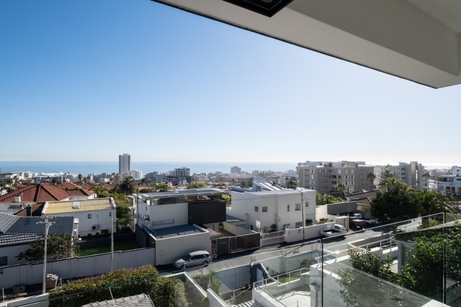 6 Bedroom Property for Sale in Fresnaye Western Cape